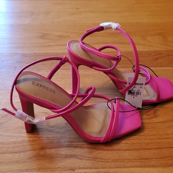 Express neon fuchsia strappy block-heel sandals. square toe Size 6 NWT - Picture 2 of 5